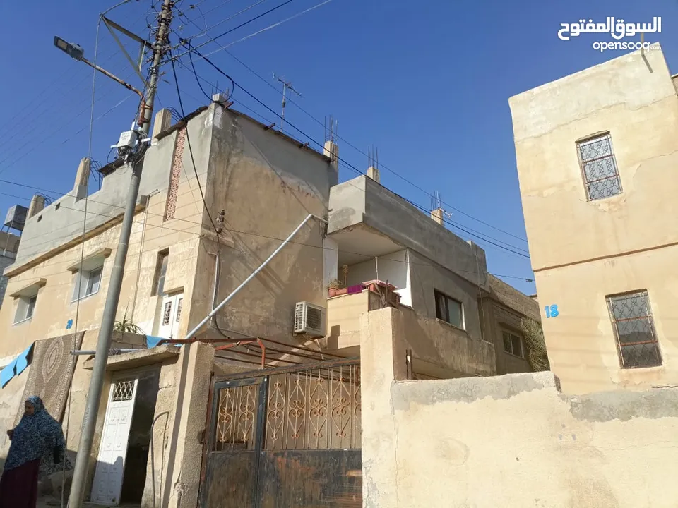 منزل طابقين