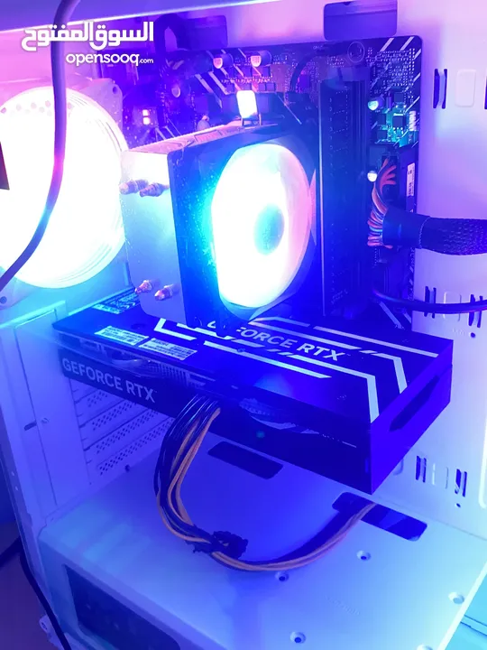 Pc gaming مع شاشه و و و سماعه