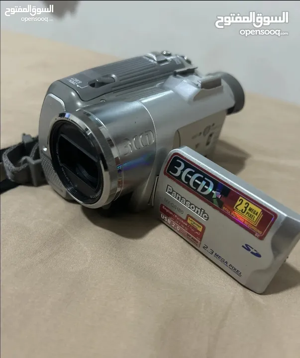 كاميرا فيديو باناسونيك NV-GS180 MiniDV، وهي كاميرا فيديو مدمجة مزودة بتقنية 3CCD. بسعر رخيص للبيع