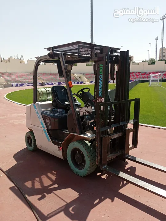 تاجير الرافعات الشوكيه تحميل وتنزيل جميع انواع البضائع تاجير الرافعات الشوكيه نقل البضائع تحميل السي