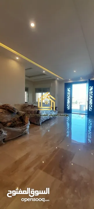شقة فاخرة - ضاحية النخيل - 4نوم - 225م - ارضية - ترس بإطلالــــه مميزه - قرب الخدمات