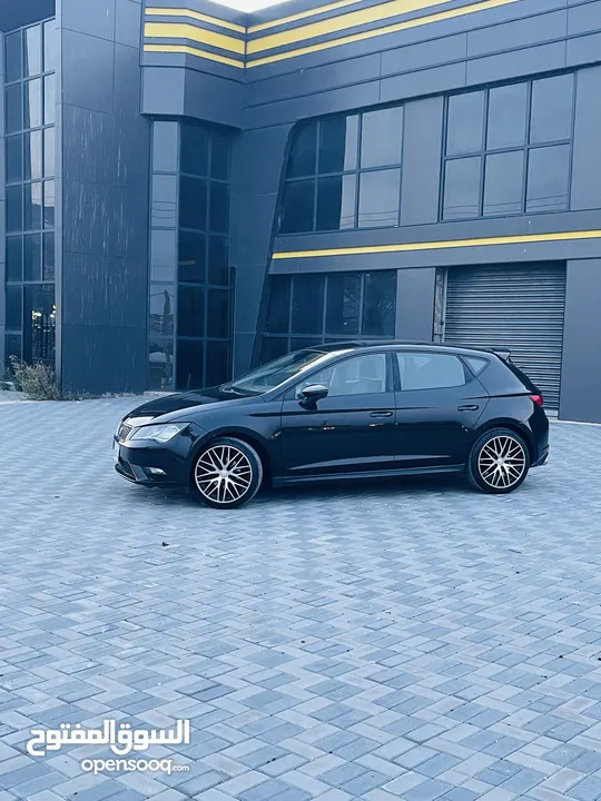 Seat leon بالكراتين
