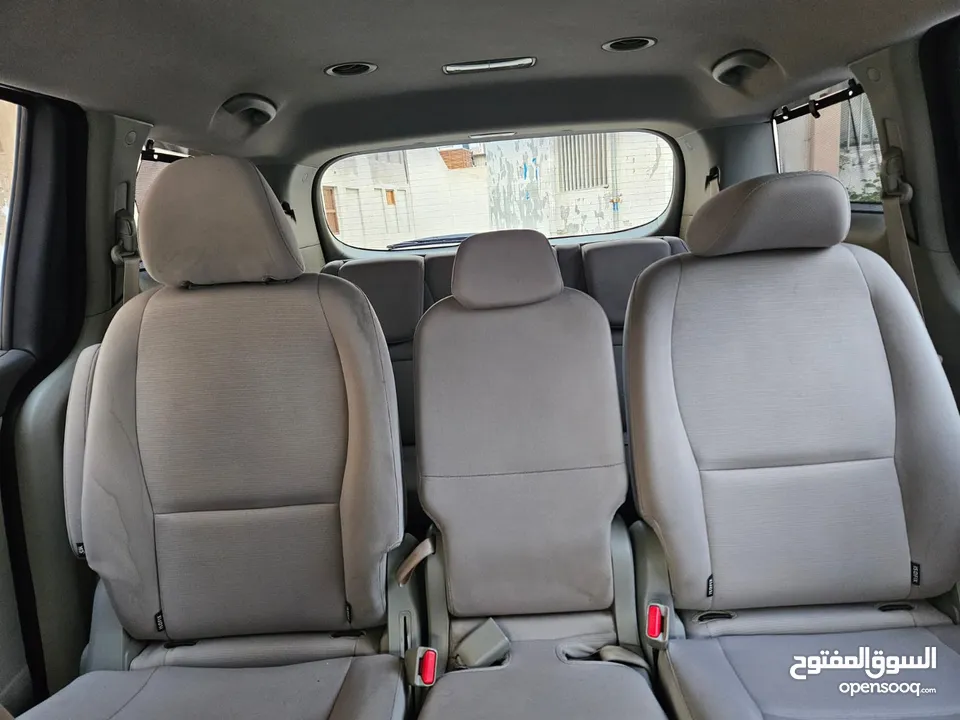 Well maintained Kia Carnival 2016 urgent sale