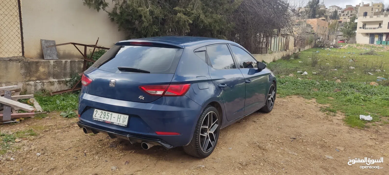 سيت ليون 17 للبيع