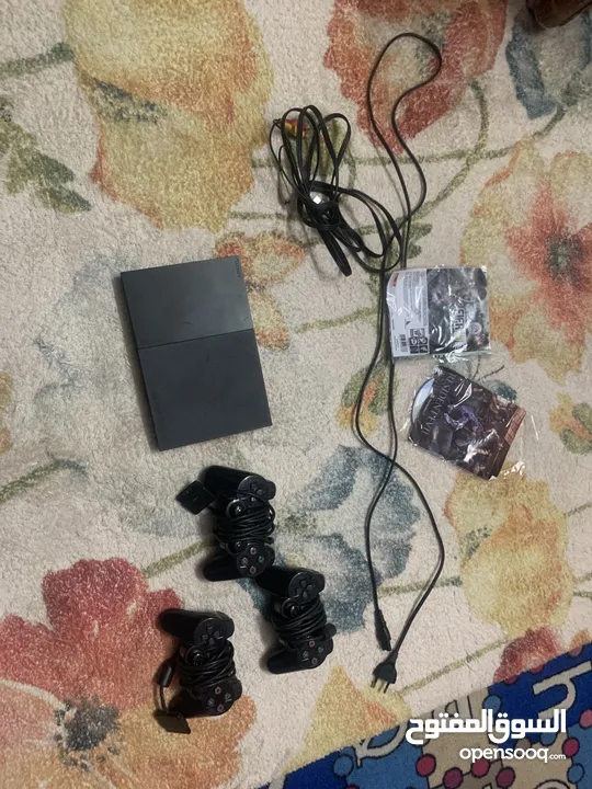 بلايستيشن 2 حاله ممتازه جدا مع كل ملحقاتها بسعر 20 غير قابل للتفاوض مع 3 أيادي و 2 سيدي
