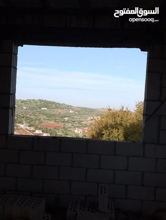 بيت عالعظم على قطعة ارض