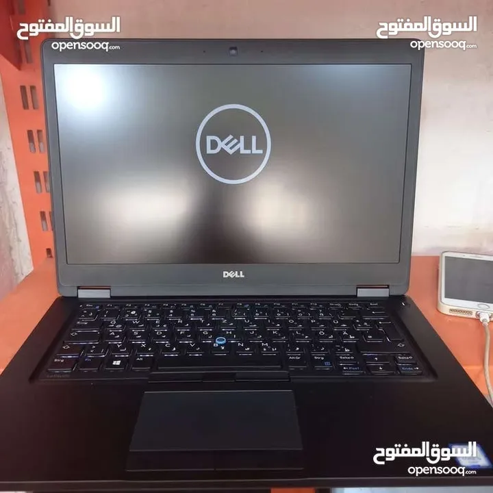 كور اي 5 الجيل 6.  الهارد 256 ssd  الرام 8. ddr4. حجم الشاشة  14