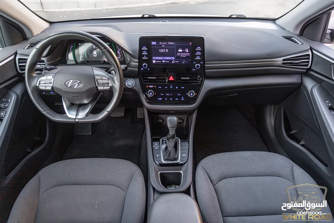 Hyundai Ioniq Hybrid 2021  السيارة وارد كوريا و بحالة ممتازة جدا و قطعت مسافة 135,000 كيلو متر