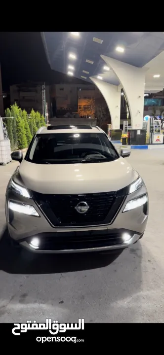 سيارة نيسان اكستريل