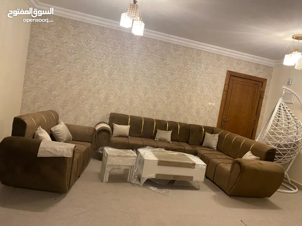 طقم كورنر خشب قراط ولاتيه مكفول سنتين اسفنج ضغط قماش وتر بروف. 6مخدات هدية  بفة لكل طقم كن
