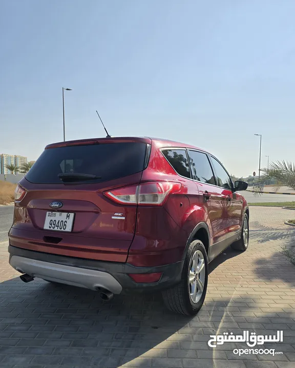 Ford Escape 2015 for urgent sale due to travelling. فورد اسكيب نضيف جدا, 2015 للبيع لدواعي السفر.