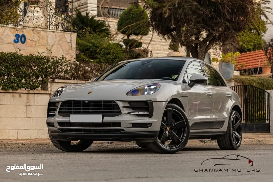 Porsche Mecan 2.0L Turbo وارد وكالة نقل