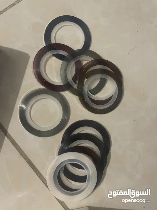 عدة جل كلر واكستنشن للبيع الوان مختلفه جل كلر  واحجام مختلفة واجهزه ومستلزمات صالونات للشعر  وهديه ع