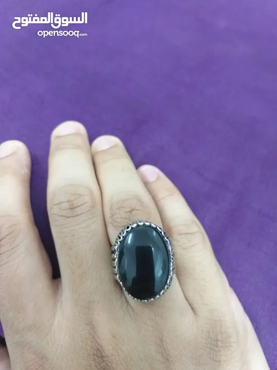 خاتم جزع عقيق يمني أسود ذو خطوط رصاصية أصل مع فحص المختبر  natural black lace Yamani agate ring