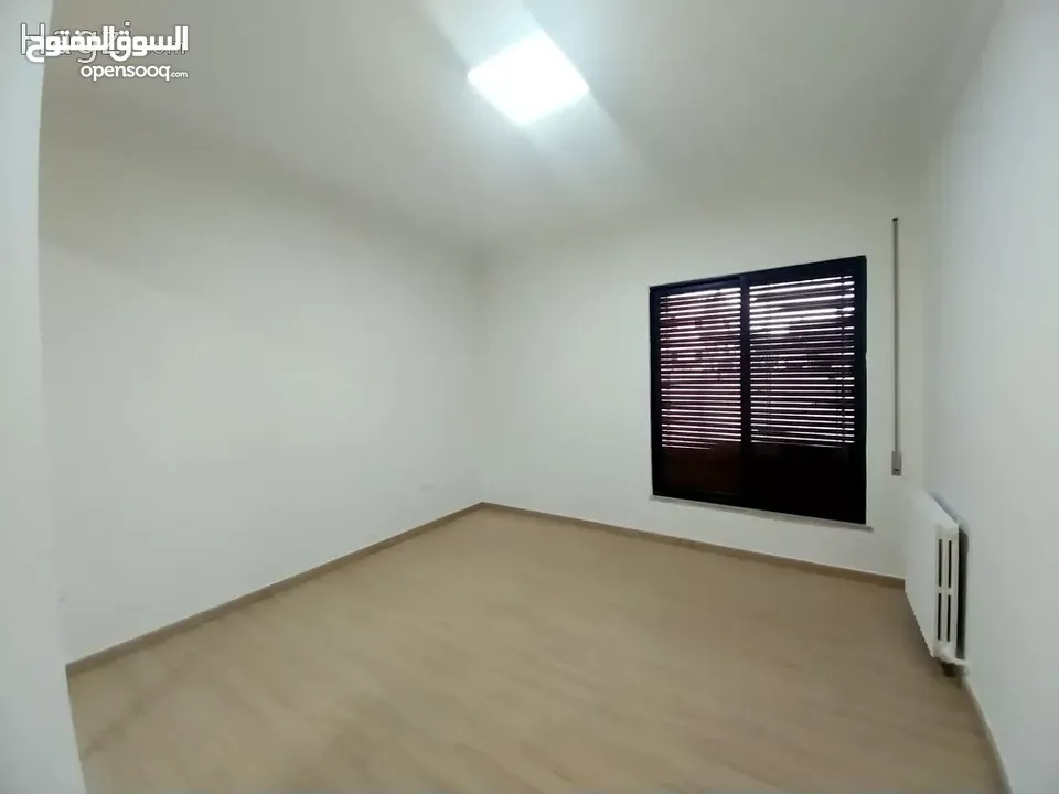 شقة غير مفروشة للإيجار 220م2 ( Property 18582 ) سنوي فقط