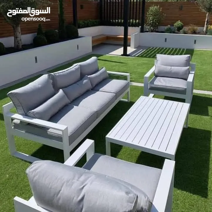 طقم حديد شيك جدا للحدائق و الأماكن الخارجية