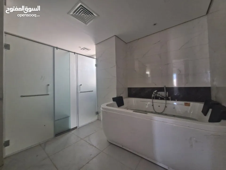 5 + 1 Charming Villa in Al Hail – for Rent