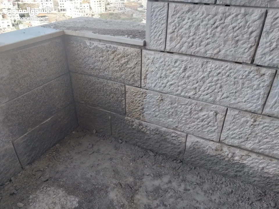 ابو عميد للمقاولاتتكحيل حجر وتلبيس حجر وقصارة داخلي وخارجي وقصارة عتيكوت وعمل شلالات عزل اسطح وجدران