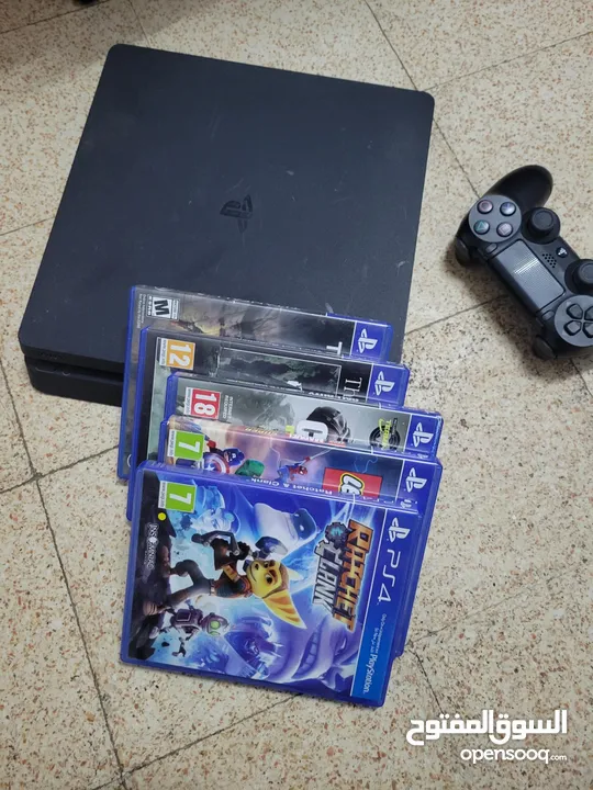 PS4 slim مع ايد اصليه و ألعاب