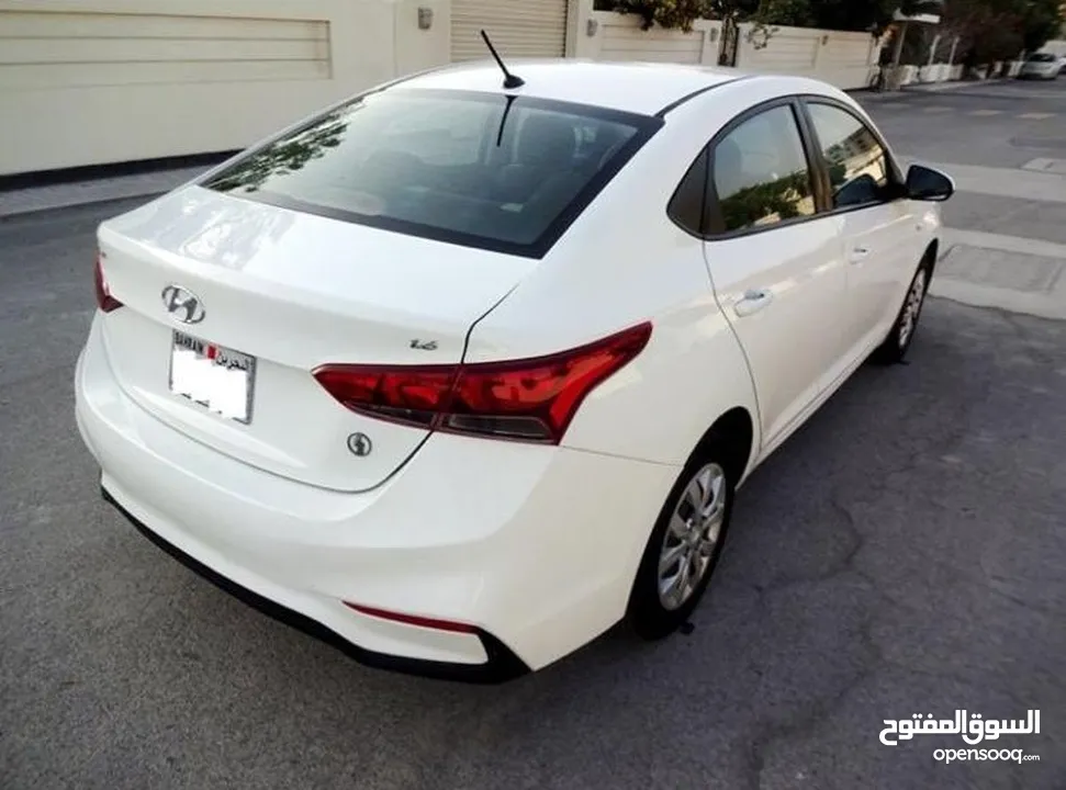 Urgent sale...Hyundai Accent 1.6 2018 Sedan, Automatic, White, Excellent condition
