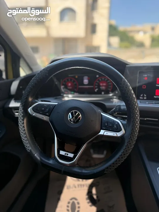 فلوكس فاجن جولف 2020/21 للبيع MK8  لون مميز كاملة الأضافات عداد قليل