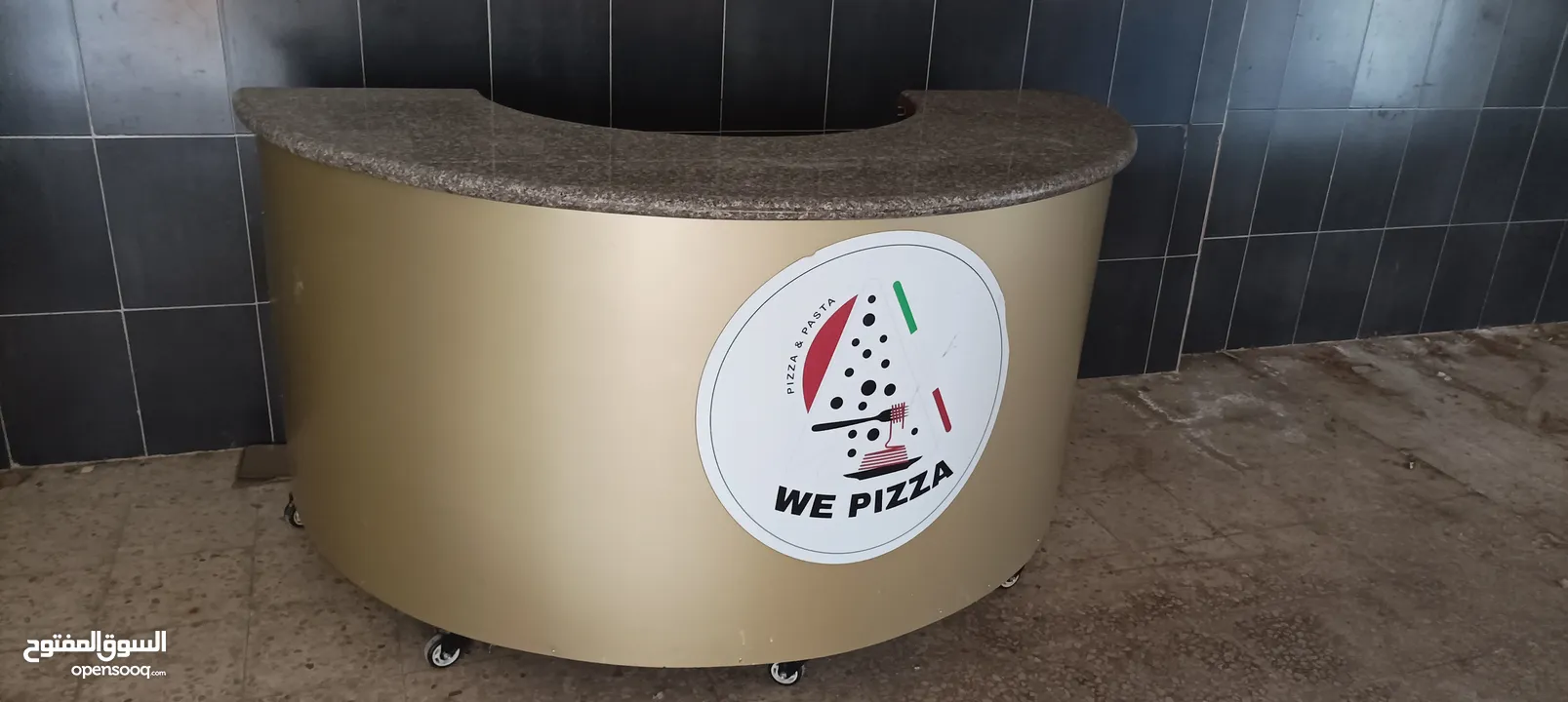 مكتب مميز مع بلاطة جرانيت
