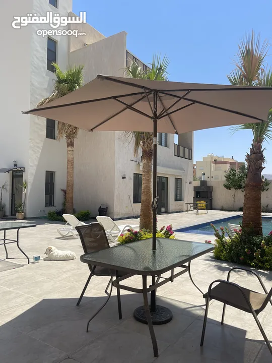فيلا من 3 طوابق منفصلين تشطيبات فاخره وإطلاله رائعه على البحر الميت  Splendid villa with pool