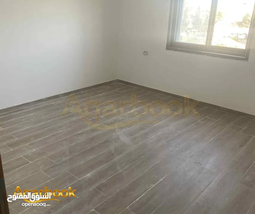 شقة غير مفروشة واسعة ومطلة مناسبة للعائلات للايجار