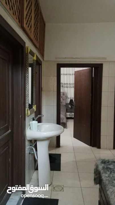 شقه للبيع طابق اول حي رمزي البان ريف جرش