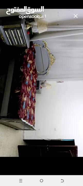 غرفة نوم بحالة ممتازة جدا