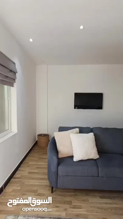 امواج شقه مطله على البحر للبيع