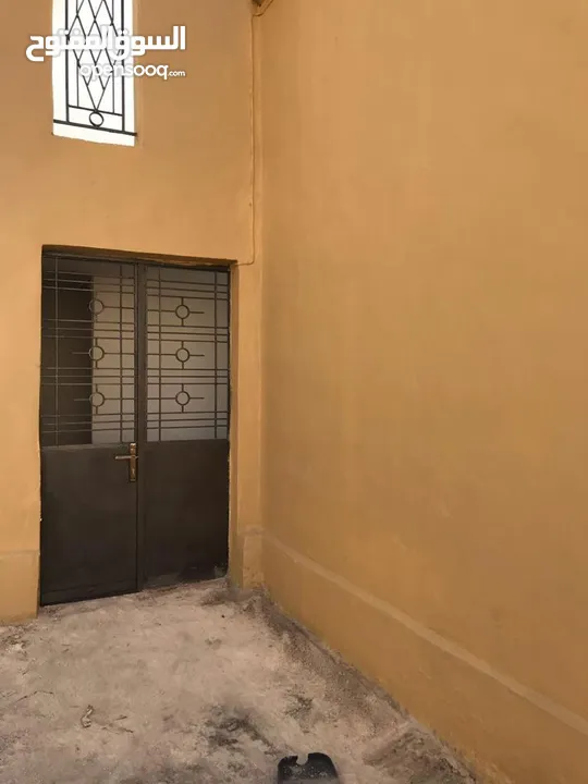 فرصة للاستثمار او السكن! بيت للبيع في الأشرفية – بجانب مستشفى البشير!