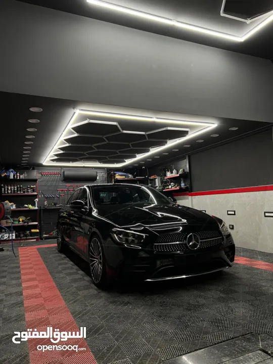 Mercedes benz E200 AMG بحالة الوكالة