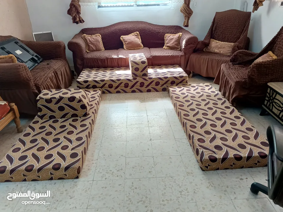 مجلس عربي اربع جنابي مع اربع مراكي استخدام اسبوع بحالة الوكالة