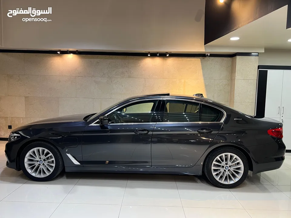 BMW 530e 2019 وارد الشركه مالك اول فحص كامل فل كامل اعلى تصنيف