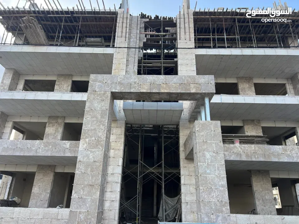 شقه للبيع مع حديقه في المصيون