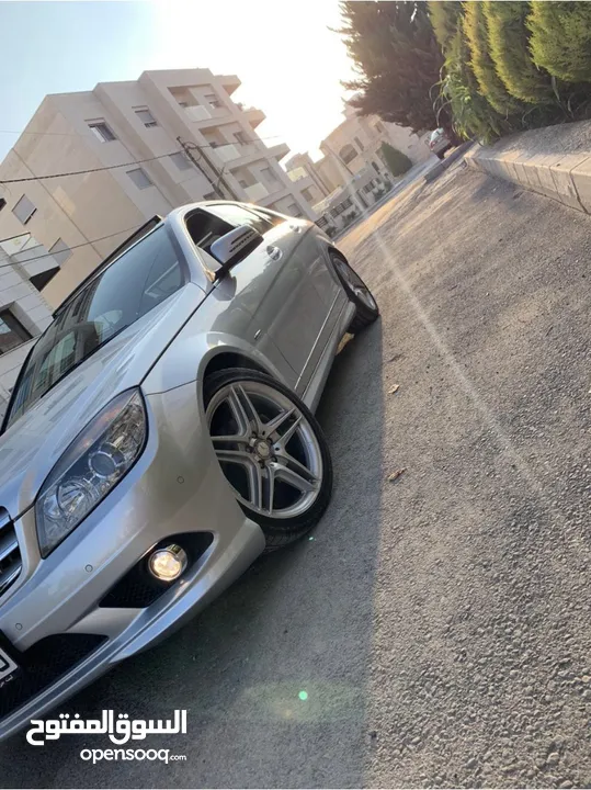 مرسيدس c200 موديل 2011 مميزه