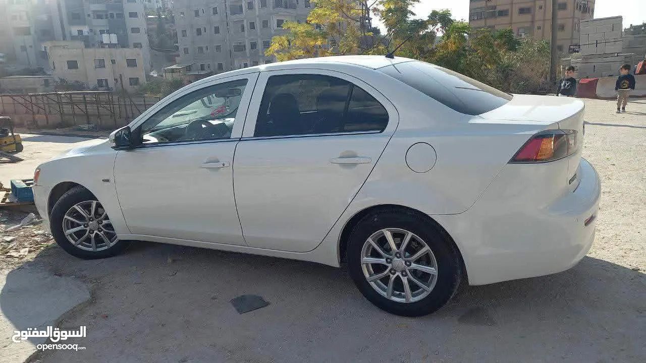 متسوبيشي لانسر