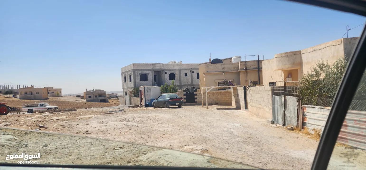 3 اراضي للبيع بالجنوب