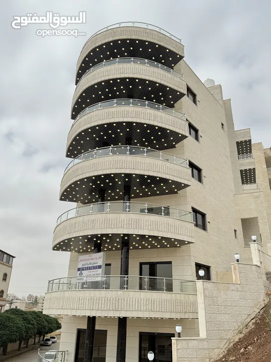 شقة فاخره للبيع بأجمل مناطق البنيات بمساحة 227م بسعر مميز طابق تسوية (ارضيه من الجهة الأخرى)