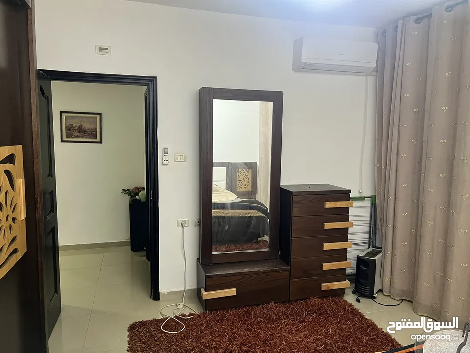 توجد الشُقة في عمارة الكريم الماصيون بجانب محطة الهدى للمحروقات - شارع فندق جراند اوشن