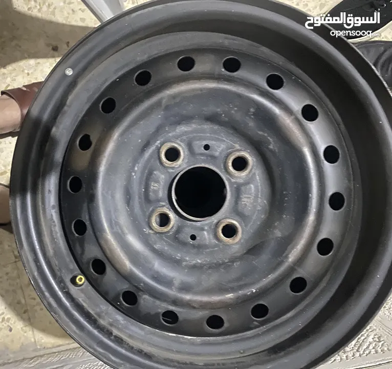 جنط حديد 14 براغي قريب حبتين فقط