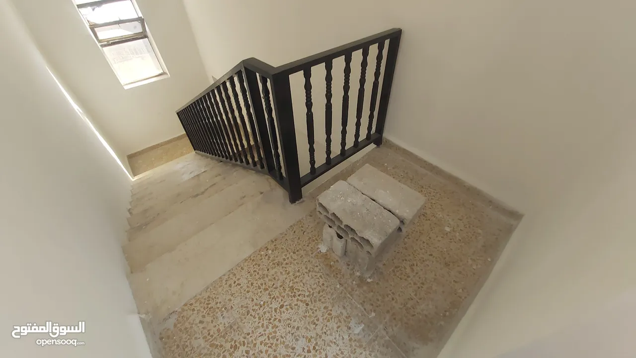عمارة 3 طوابق مطلة على عبدون بسعر شقة