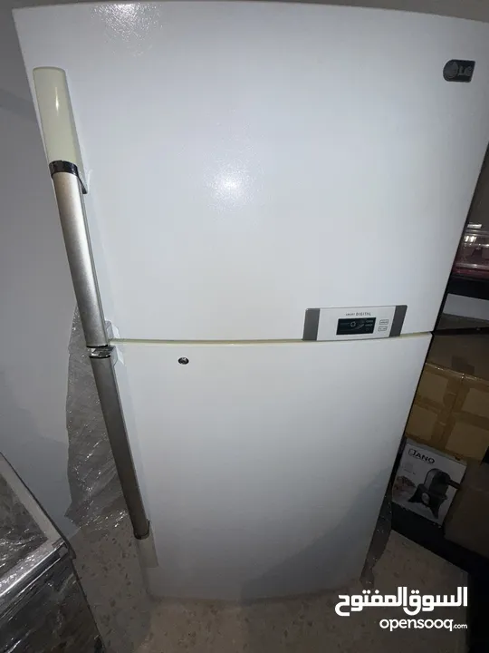 ثلاجة LG بحاله جيده