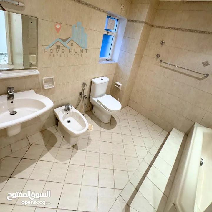 MADINAT AS SULTAN QABOOS  WELL MAINTAINED 4+1 BR IN PRIME LOCATION