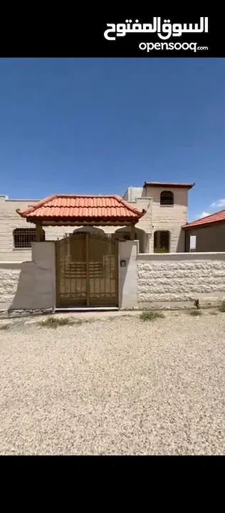 منزل على اربع دنومات بالطفيله