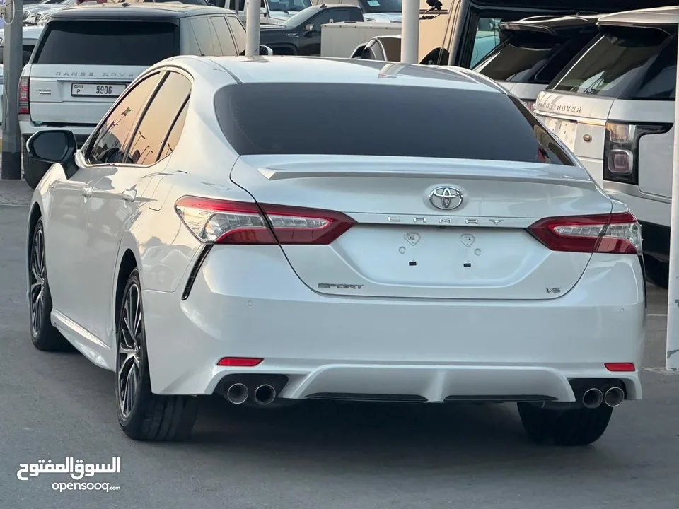 TOYOTA Camry Grand Sport V6 2019