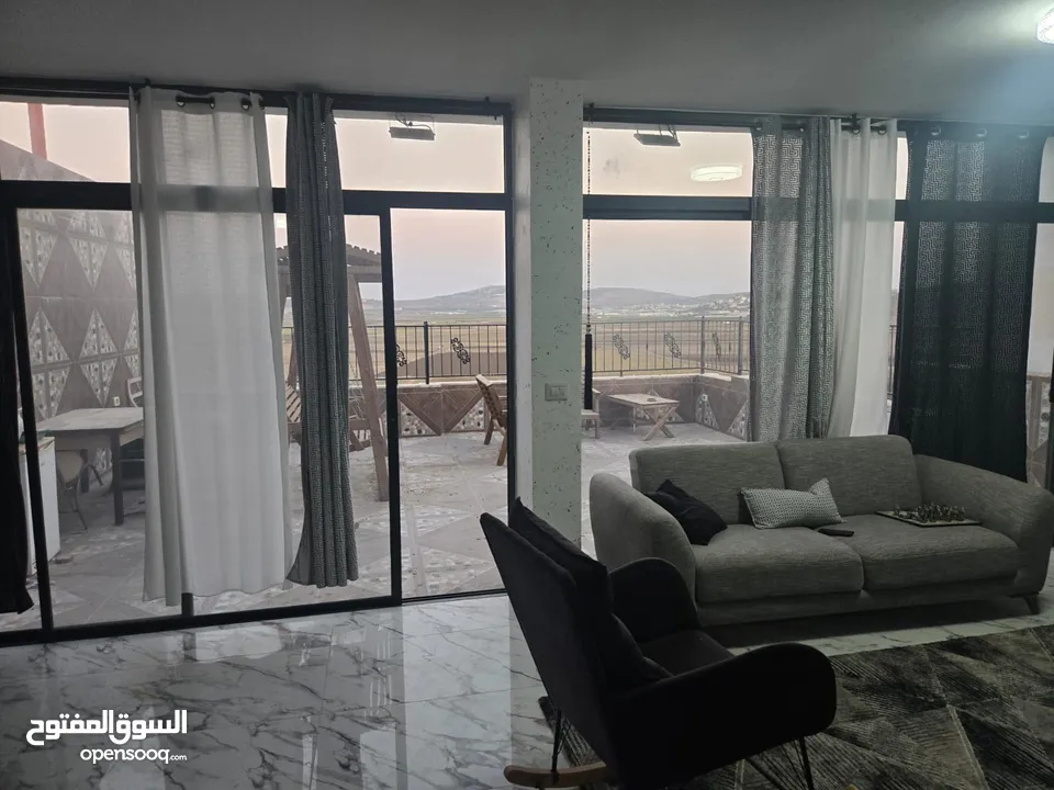 شقة روف للبيع