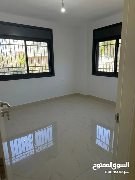 شقة جديدة وحديثة للإيجار في بيرزيت – مساحة 160م2