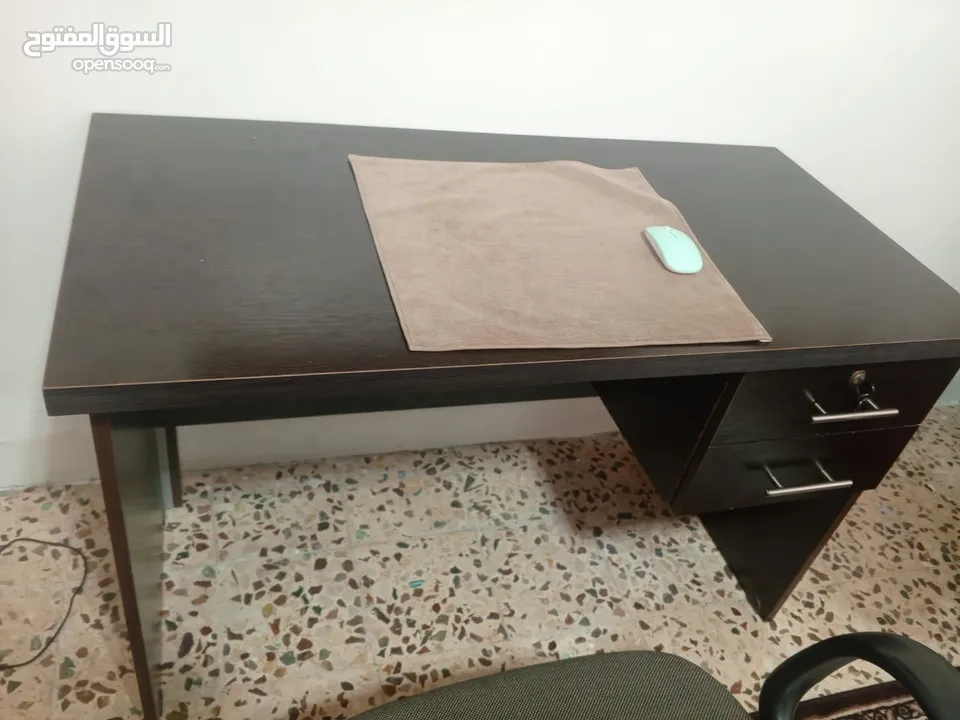 مكتب دراسي و كرسي